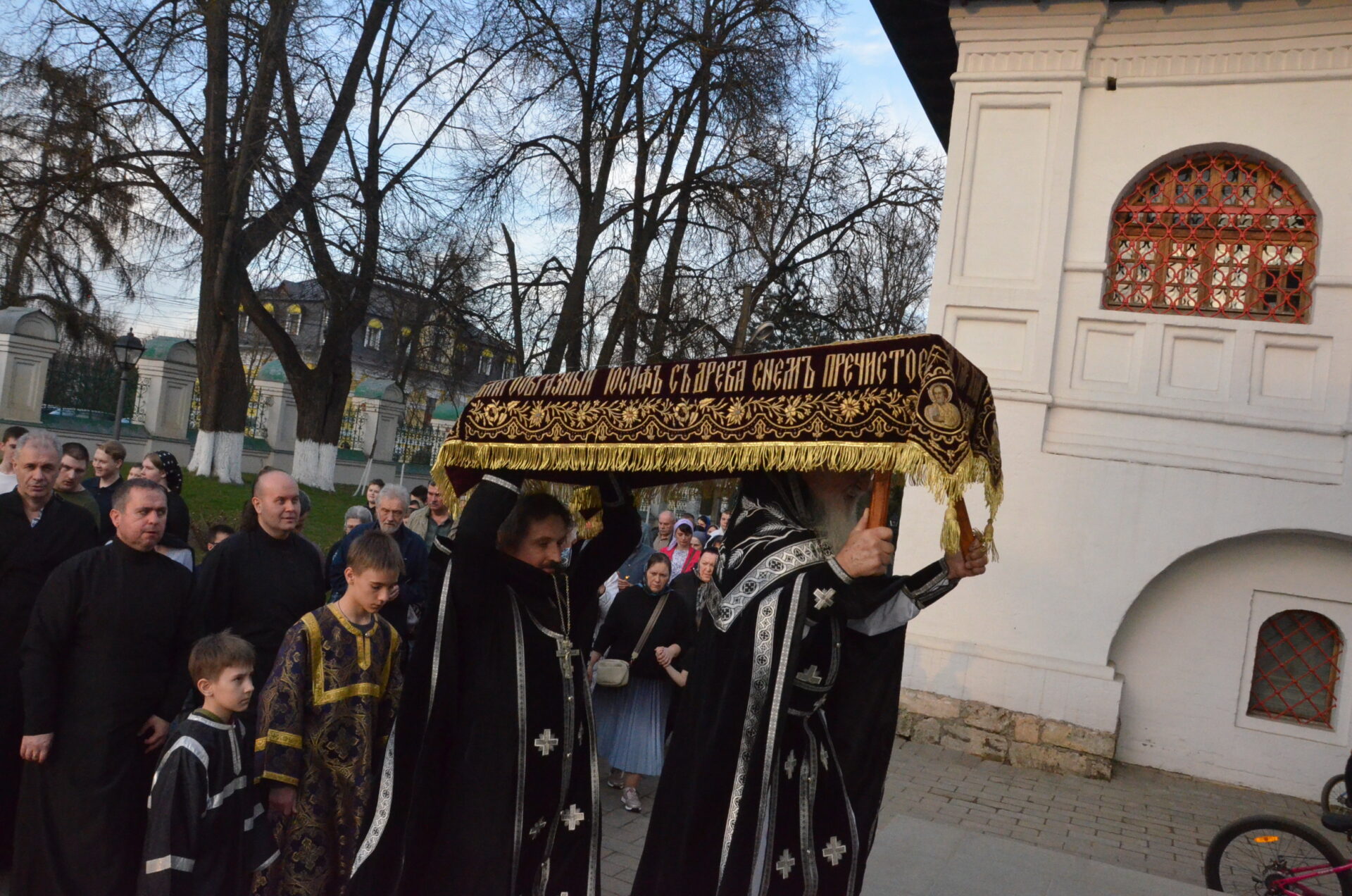 18.04 Вынос Плащаницы