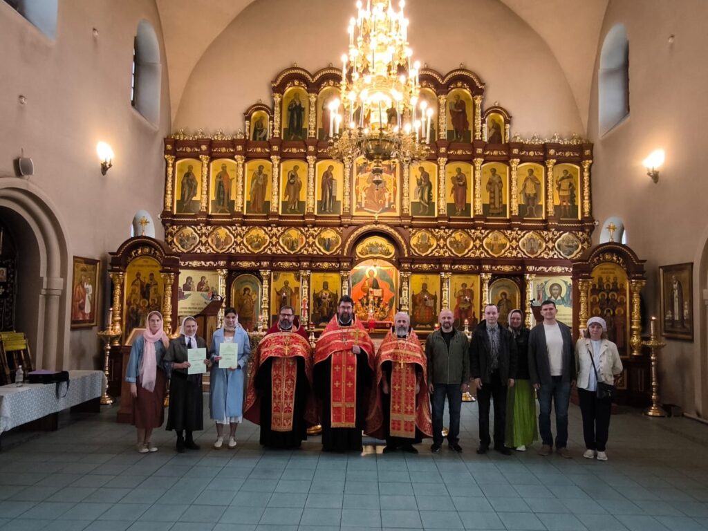 Выдача свидетельств об окончании Истринского отделения Библейско–богословских курсов