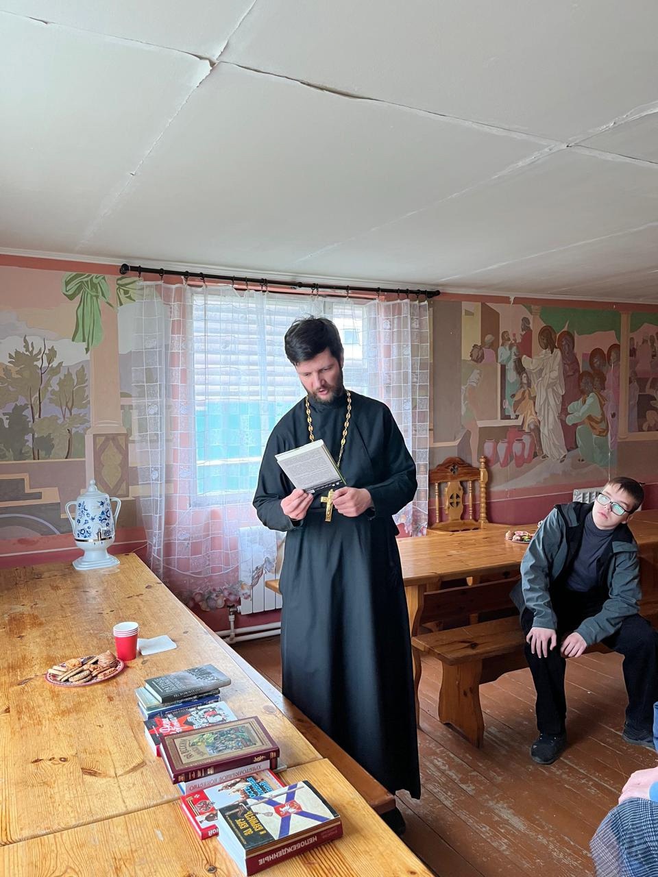 Беседа со священником на тему: «Русская Православная Церковь в годы Великой Отечественной Войны» прошла в Бужарово