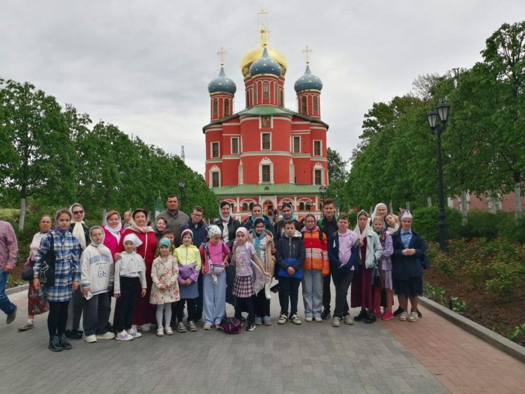 Паломническая поездка воскресной школы Георгиевского храма г. Дедовска в Донской монастырь