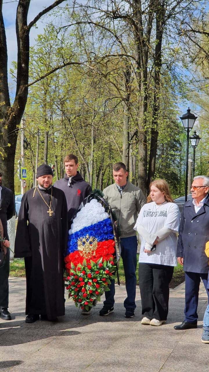 Возложение венков к Мемориалу Великой Отечественной войны