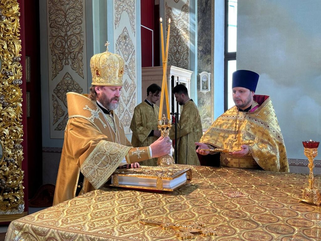 Архиепископ Одинцовский и Красногорский Фома совершил Божественную Литургию в Александро–Невском храме пос. Княжье Озеро