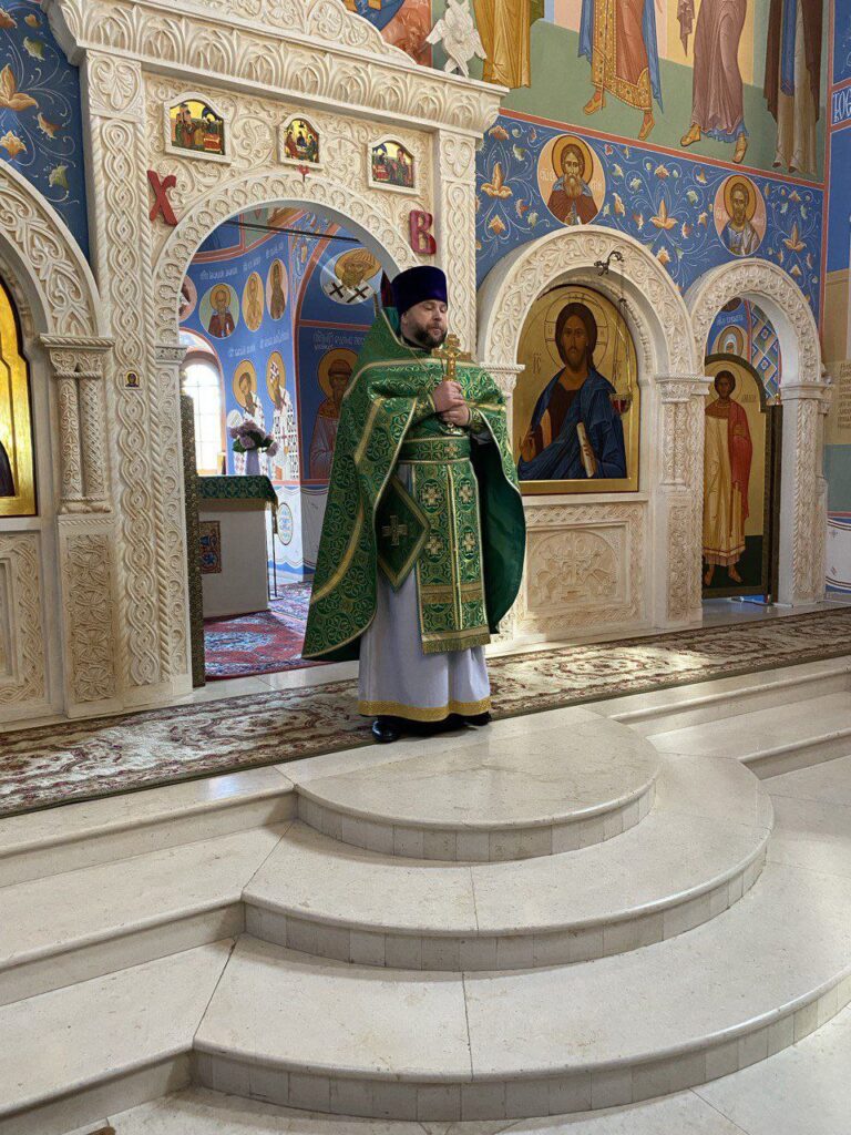 Божественная литургия в Сергиевском храме д. Веледниково