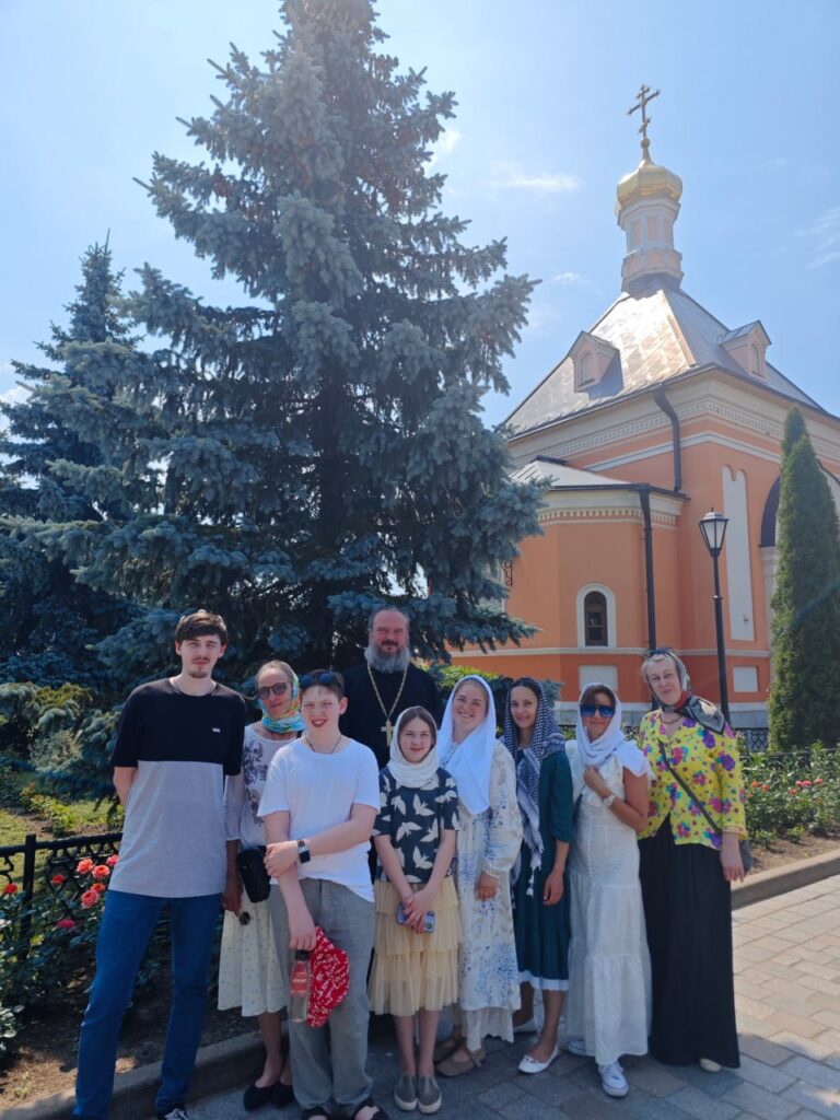 Поездка в Оптину Пустынь и Шамордино прихожан Христорождественского храма д. Юркино и Никольского храма д. Мансурово