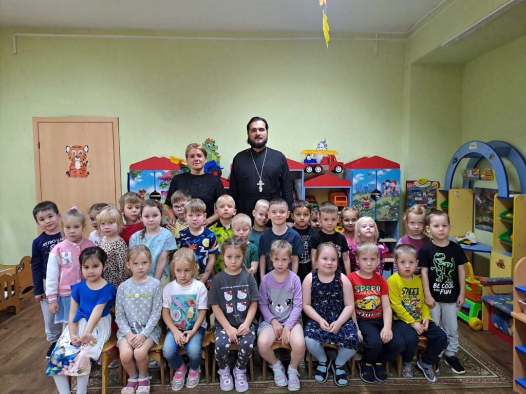Встреча со священником в детском саду в Дедовске