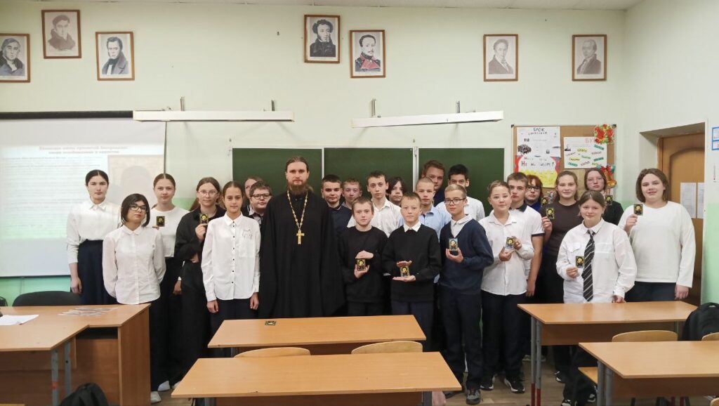 Беседа со школьниками в Новопетровской СОШ