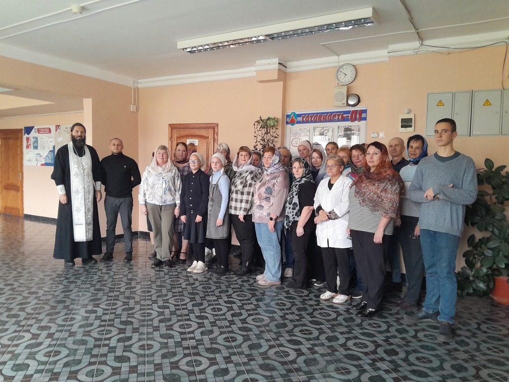 Молебен в школе поселка Глебовский