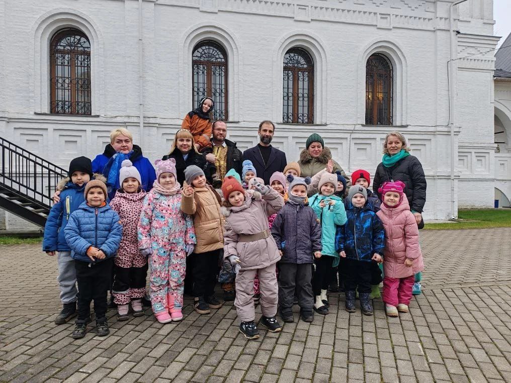 Дошкольники посетили Георгиевский храм Дедовска