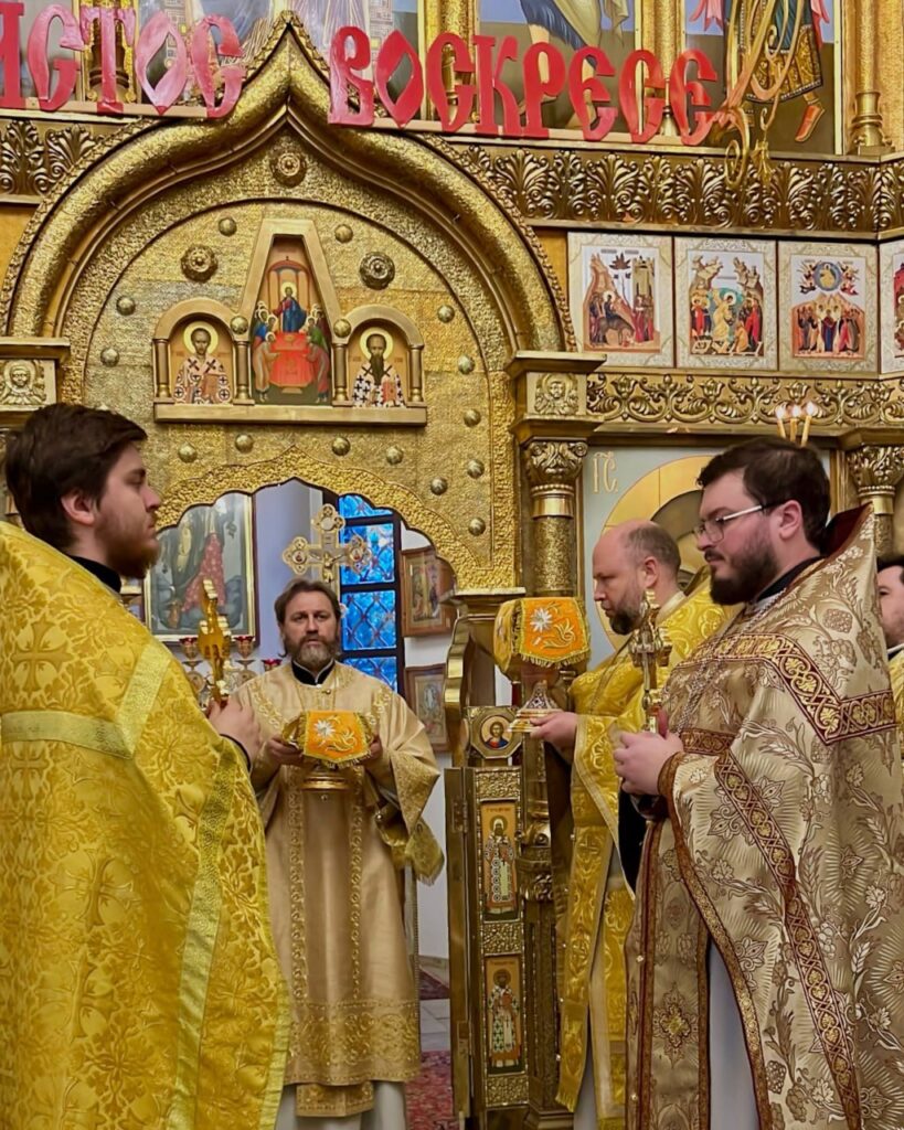 Архиепископ Одинцовский и Красногорский Фома совершил Литургию в Никольском храме села Никулино