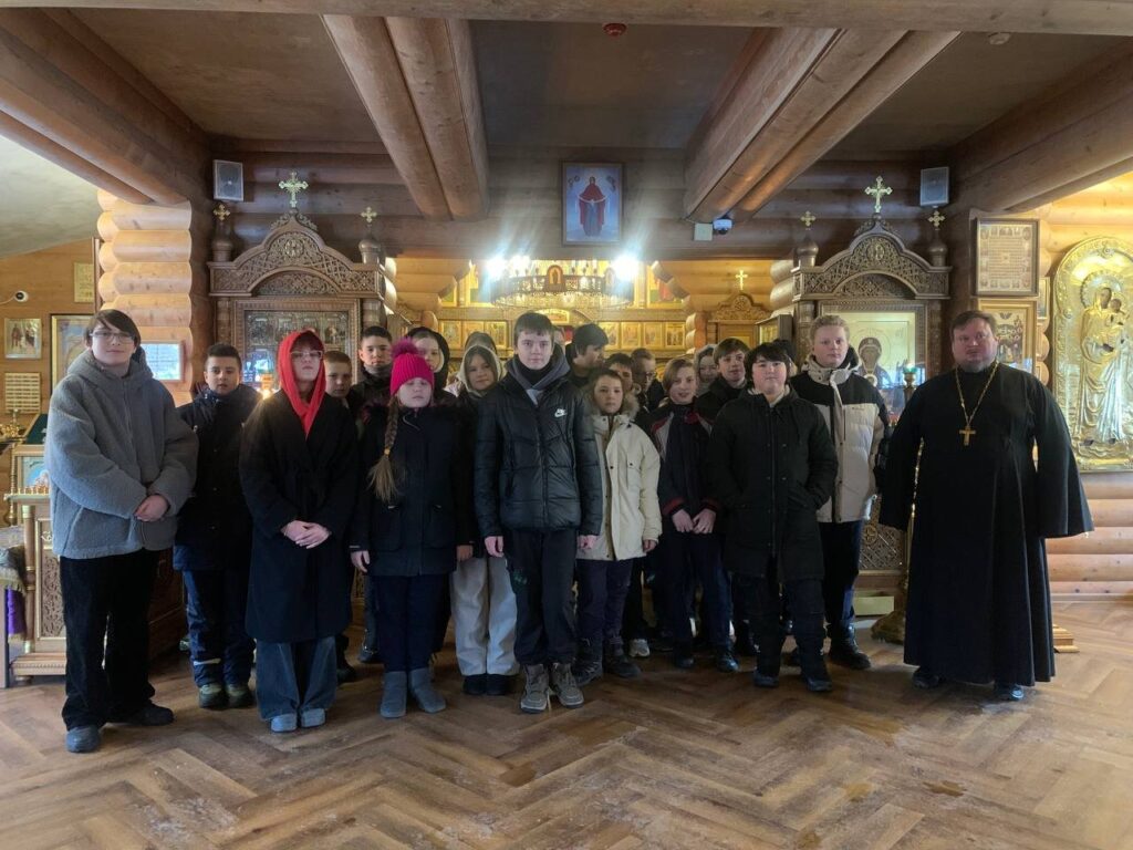 Тематическая встреча для семиклассников в храме преподобного Серафима Саровского