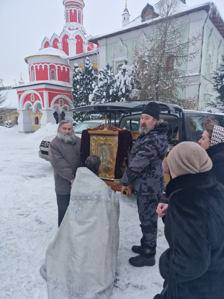 Встреча иконы Божией Матери Локотская
