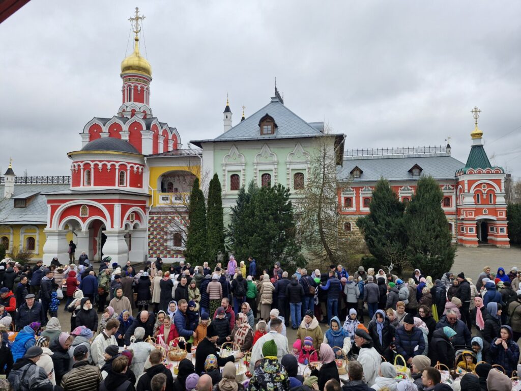 Освящение куличей в Великую Субботу