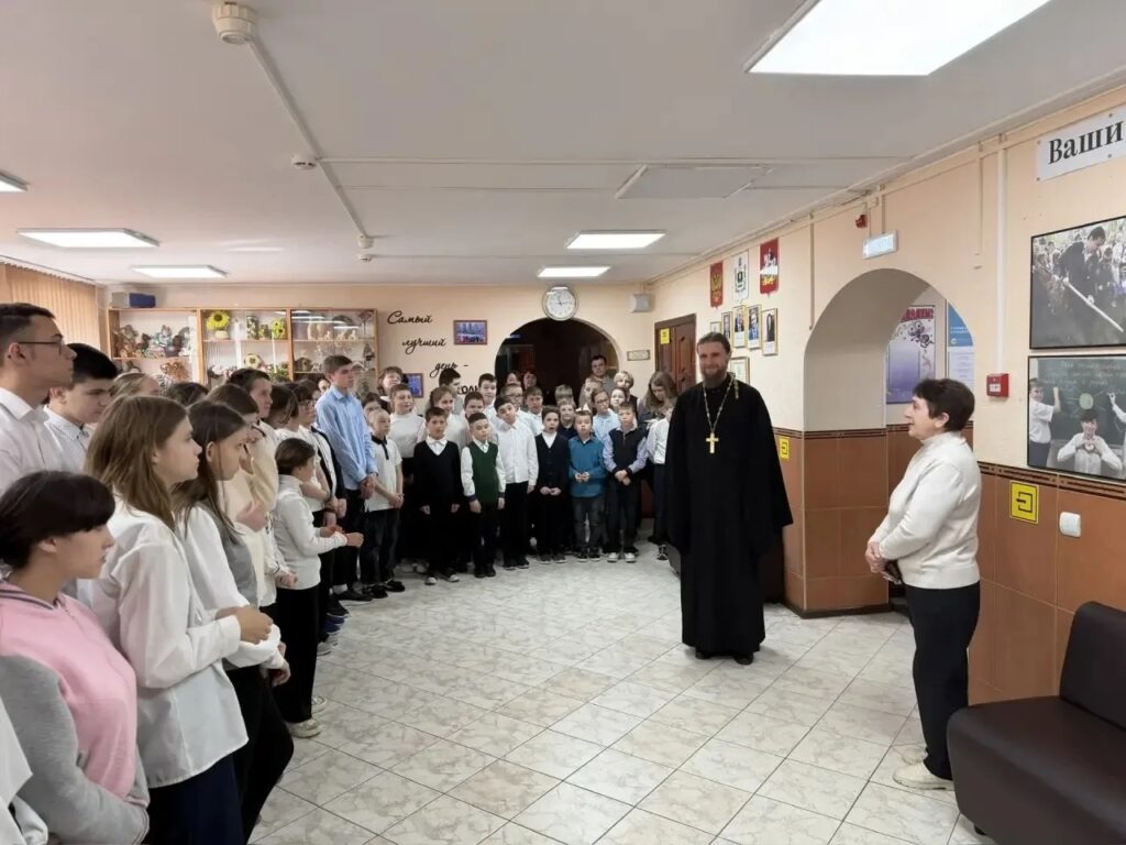 Поздравление с Пасхой Христовой в школе-интернат