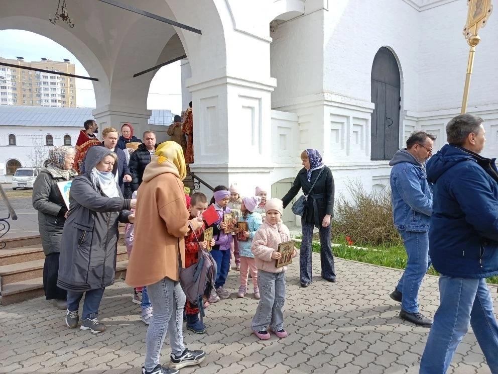 Воспитанники детского сада приняли участие в Пасхальном крестном ходе