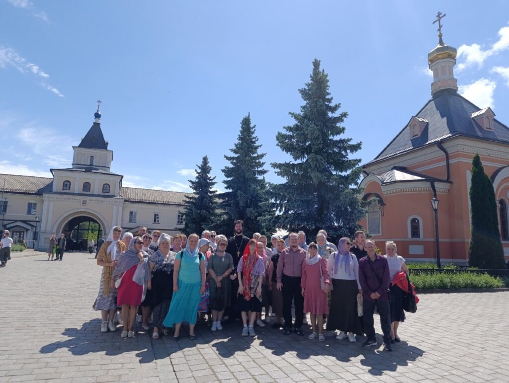 Паломническая поездка в Оптину пустынь и Черно-Островский Свято-Никольский монастырь