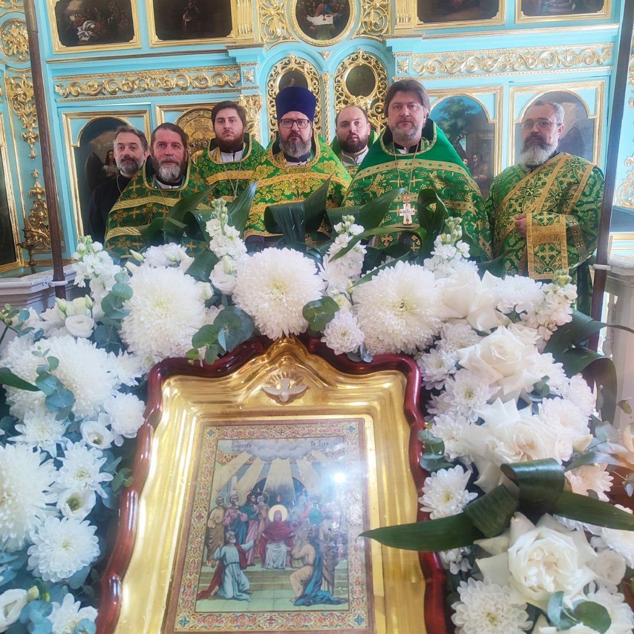 Соборное богослужение в честь празднования дня Святаго Духа в Троицком храме поселка Троицкий.