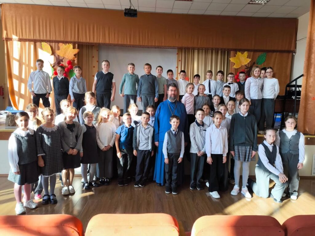 Священник встретился с учениками лицея г. Дедовск
